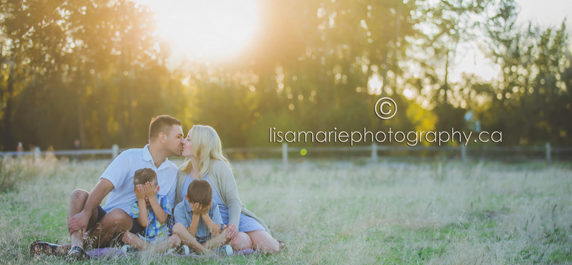 Surrey Family Photographer, South Surrey family photographer, family photos surrey, top family photographers in surrey